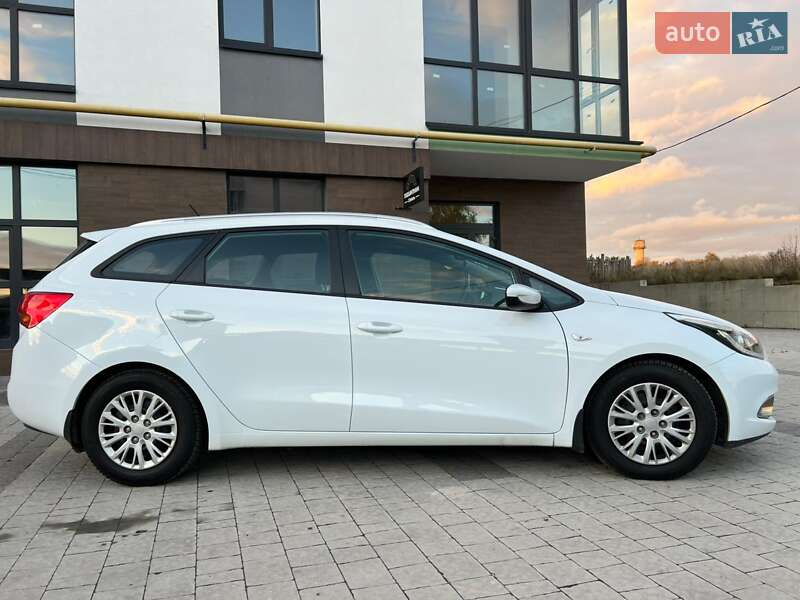 Универсал Kia Ceed 2015 в Сокале