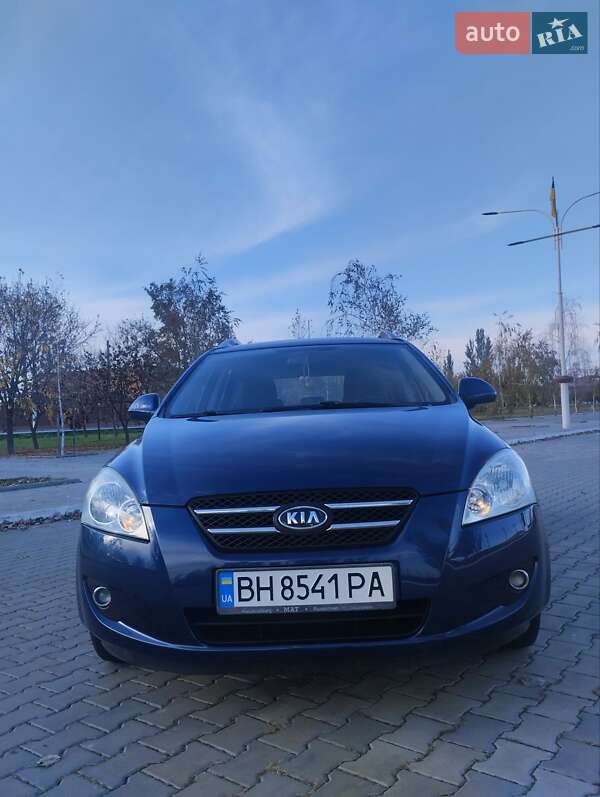 Универсал Kia Ceed 2009 в Измаиле