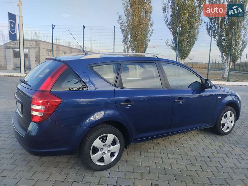 Универсал Kia Ceed 2009 в Измаиле