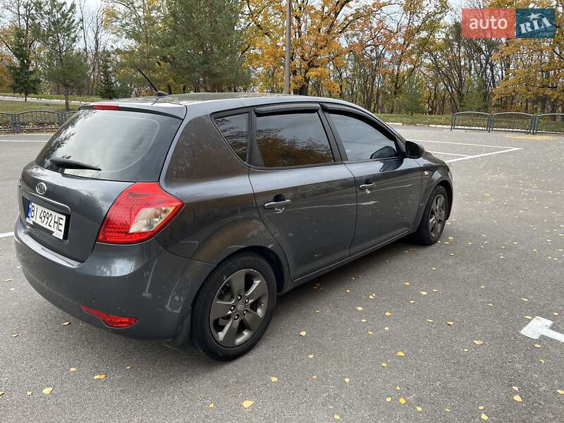 Хэтчбек Kia Ceed 2009 в Червоному Донце фото 2 Хэтчбек Kia Ceed 2009 в Червоному Донце