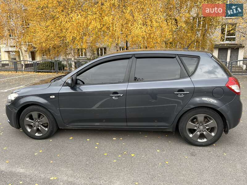 Хэтчбек Kia Ceed 2009 в Червоному Донце фото 8 Хэтчбек Kia Ceed 2009 в Червоному Донце