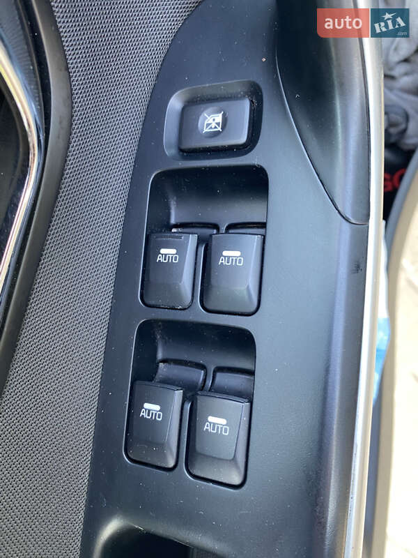 Универсал Kia Ceed 2013 в Сокале