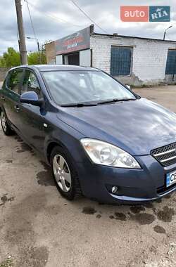 Хэтчбек Kia Ceed 2008 в Чернигове