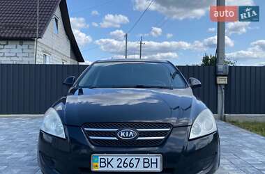 Хетчбек Kia Ceed 2008 в Сарнах