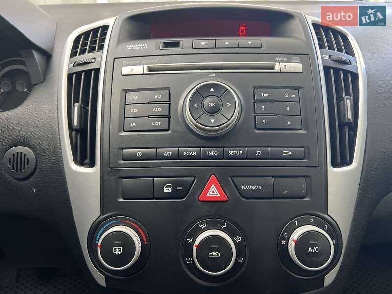 Хэтчбек Kia Ceed 2011 в Николаеве