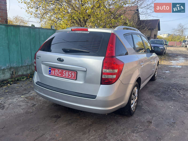 Універсал Kia Ceed 2009 в Охтирці