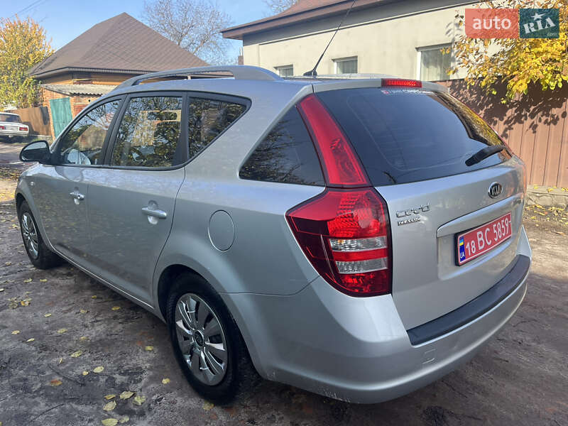 Універсал Kia Ceed 2009 в Охтирці