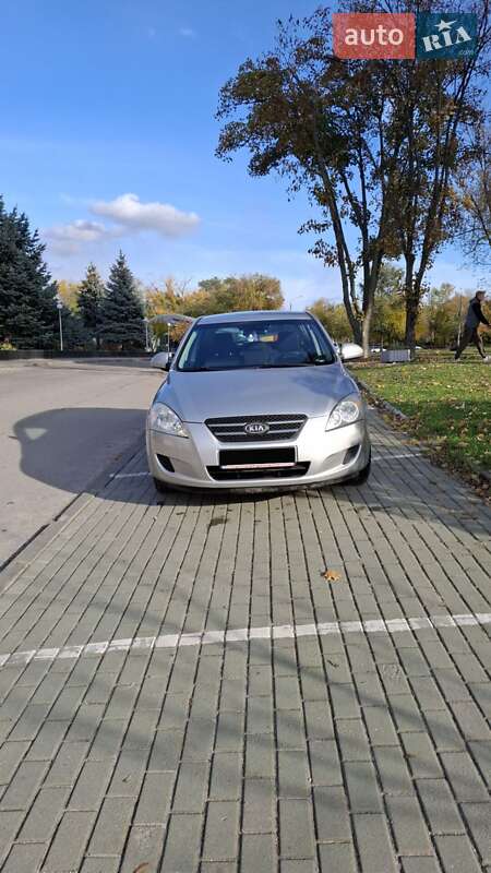 Хетчбек Kia Ceed 2008 в Запоріжжі
