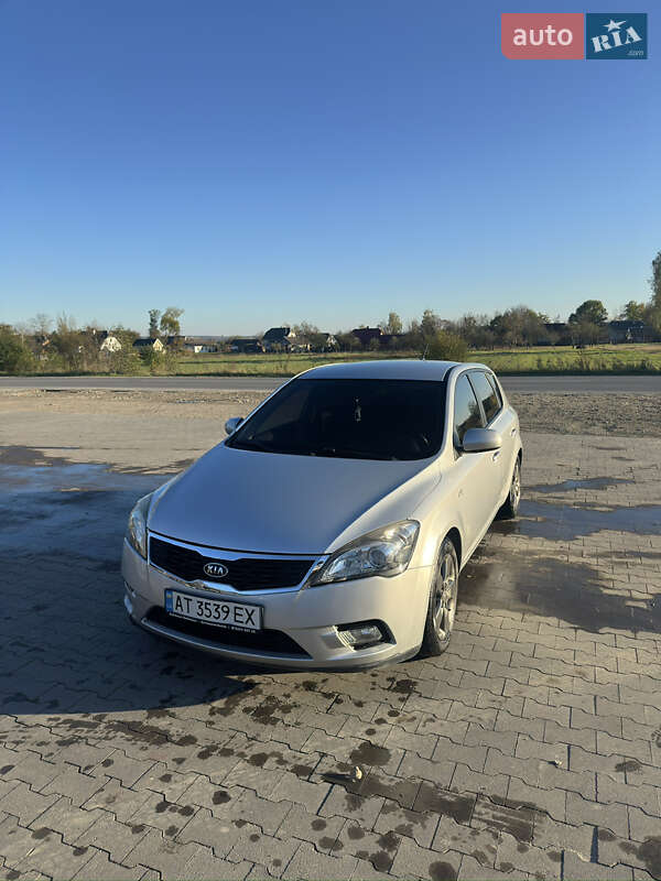 Хэтчбек Kia Ceed 2009 в Калуше фото Хэтчбек Kia Ceed 2009 в Калуше