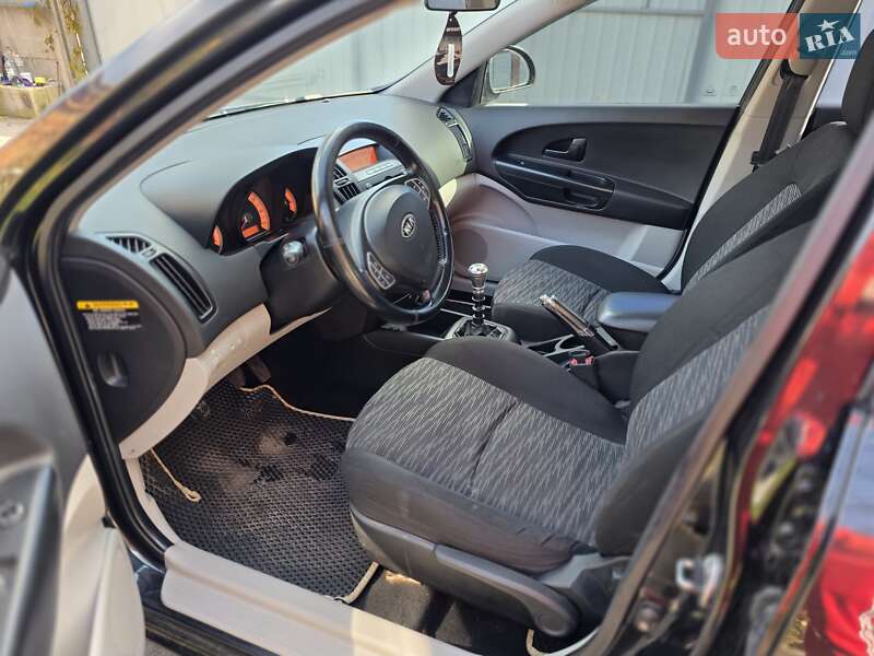 Универсал Kia Ceed 2008 в Бердичеве