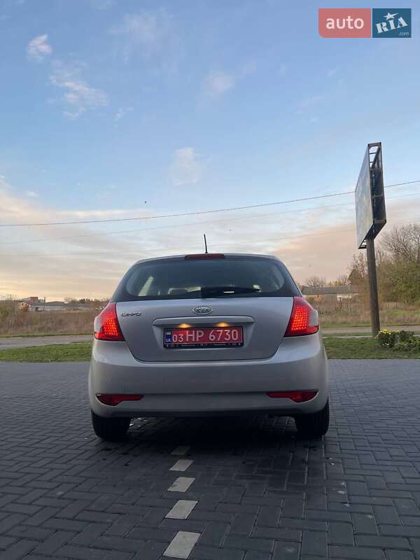 Хэтчбек Kia Ceed 2010 в Кропивницком