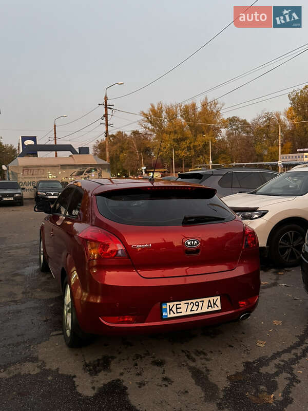 Хэтчбек Kia Ceed 2008 в Днепре