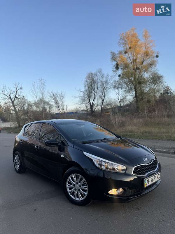 Хетчбек Kia Ceed 2013 в Києві фото 4 Хетчбек Kia Ceed 2013 в Києві