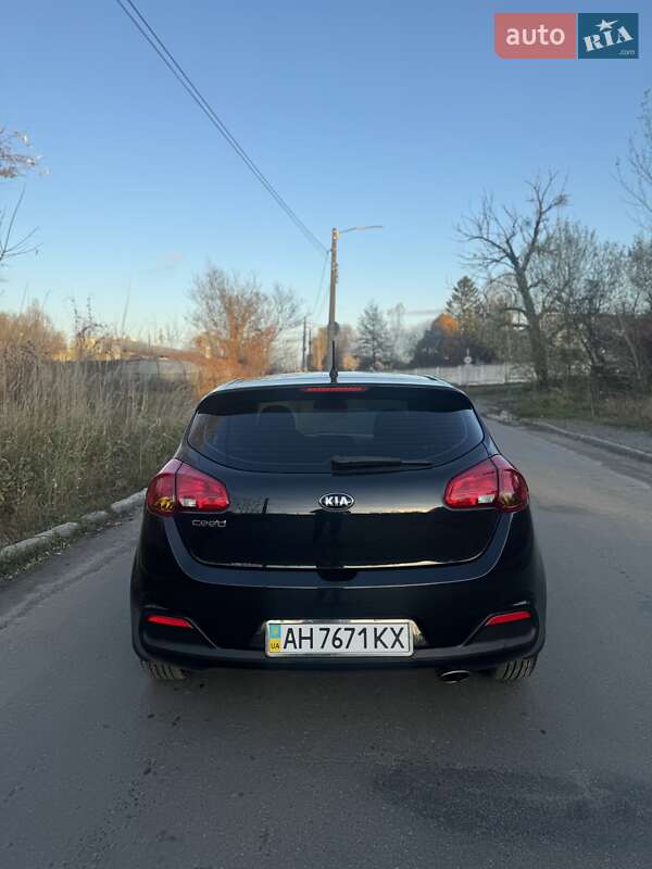 Хетчбек Kia Ceed 2013 в Києві фото 10 Хетчбек Kia Ceed 2013 в Києві