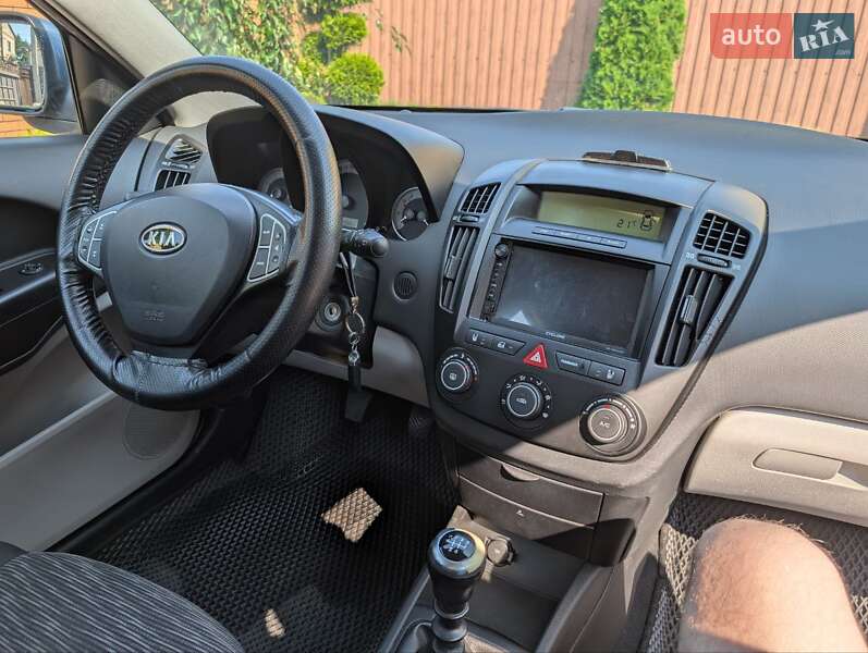 Хэтчбек Kia Ceed 2009 в Виннице