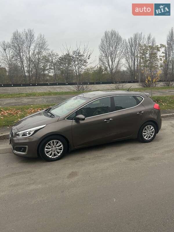 Хэтчбек Kia Ceed 2016 в Киеве
