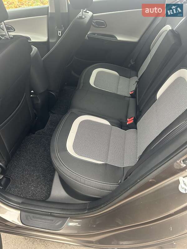 Хэтчбек Kia Ceed 2016 в Киеве
