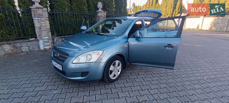 Хэтчбек Kia Ceed 2008 в Надворной