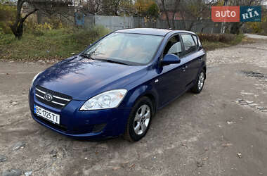Хэтчбек Kia Ceed 2009 в Харькове