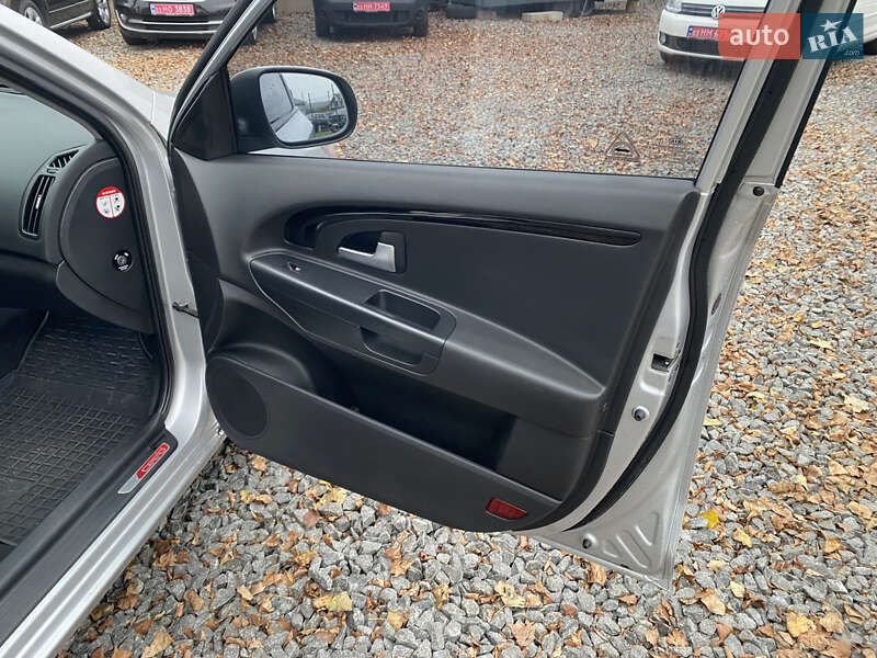 Універсал Kia Ceed 2010 в Хмельницькому