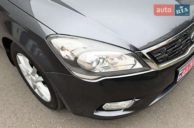 Універсал Kia Ceed 2010 в Рівному