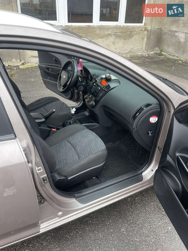 Універсал Kia Ceed 2008 в Бродах фото 7 Універсал Kia Ceed 2008 в Бродах
