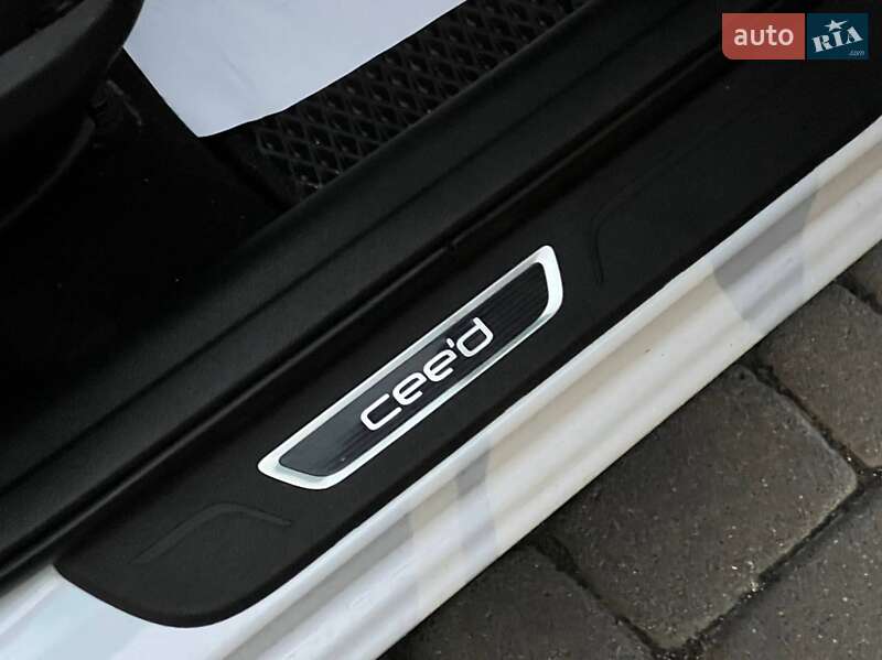 Хэтчбек Kia Ceed 2013 в Ивано-Франковске