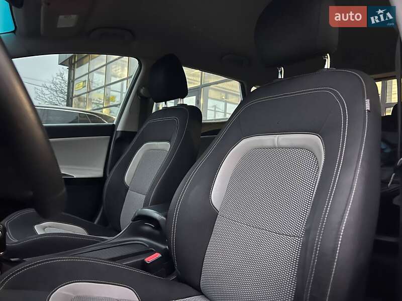 Хэтчбек Kia Ceed 2013 в Ивано-Франковске