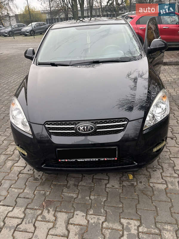 Хетчбек Kia Ceed 2008 в Новоселиці