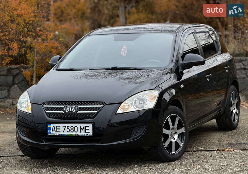 Хэтчбек Kia Ceed 2008 в Днепре