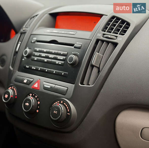 Хэтчбек Kia Ceed 2008 в Днепре