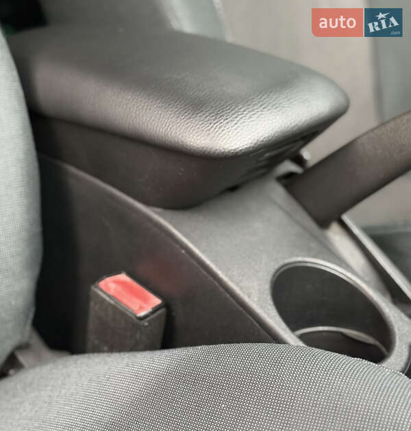 Хэтчбек Kia Ceed 2008 в Днепре