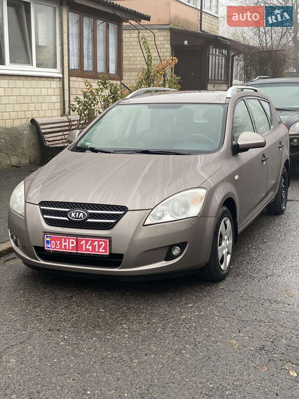 Универсал Kia Ceed 2008 в Хороле