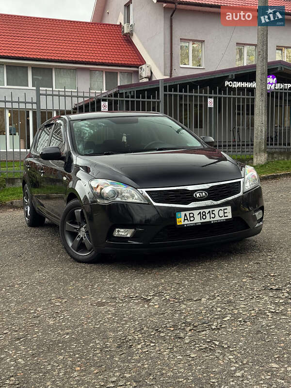 Хетчбек Kia Ceed 2009 в Києві фото 2 Хетчбек Kia Ceed 2009 в Києві