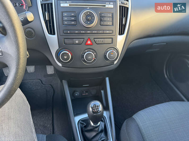 Универсал Kia Ceed 2012 в Луцке