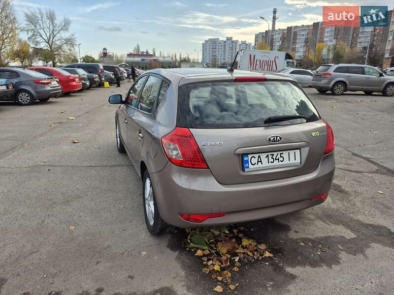 Хэтчбек Kia Ceed 2010 в Черкассах