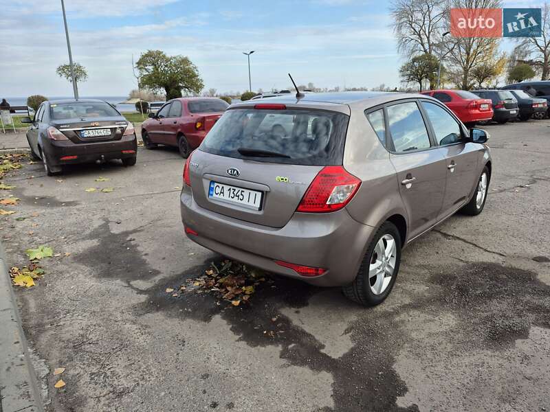 Хэтчбек Kia Ceed 2010 в Черкассах