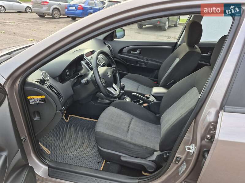 Хэтчбек Kia Ceed 2010 в Черкассах