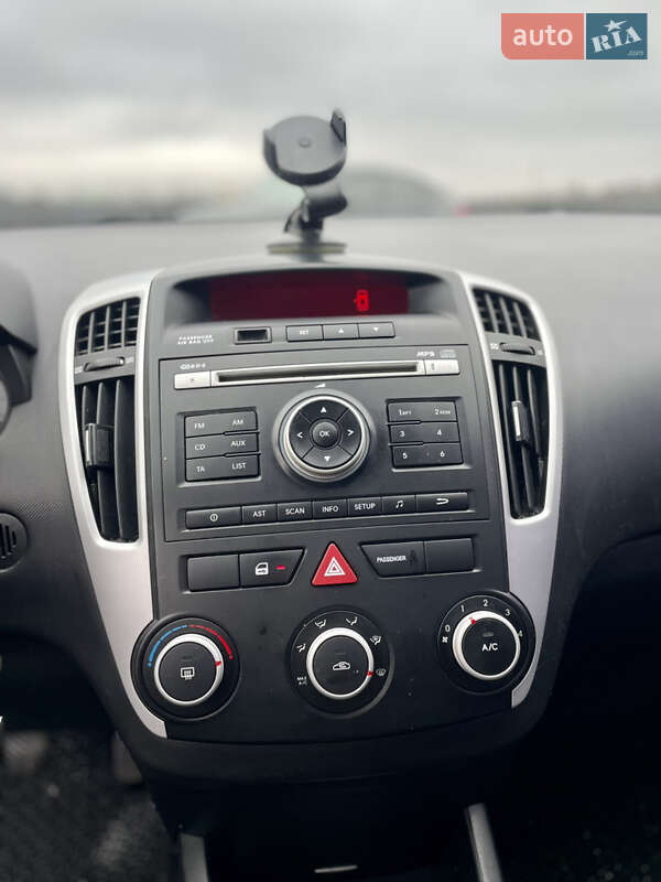 Хэтчбек Kia Ceed 2010 в Мукачево