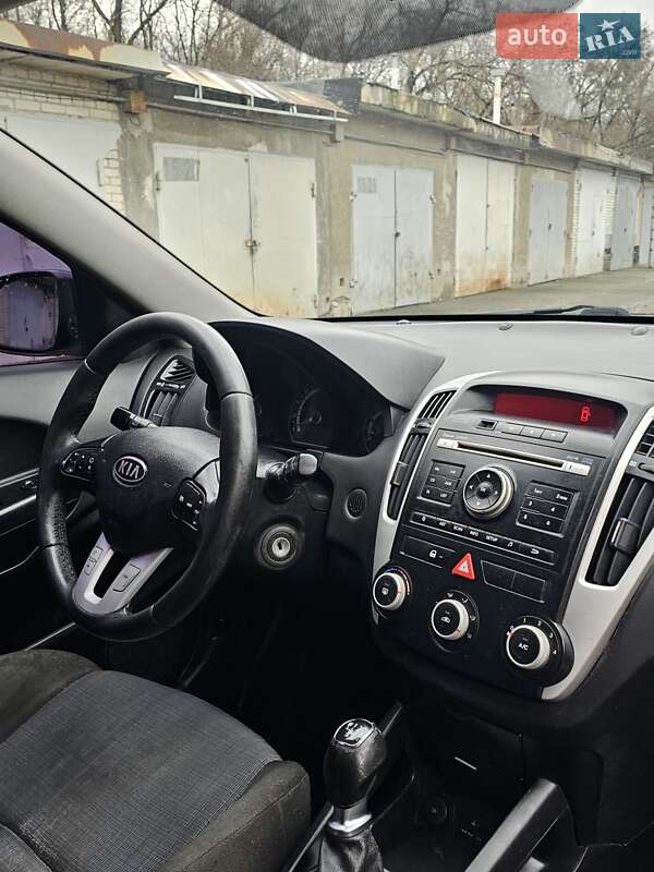 Универсал Kia Ceed 2010 в Киеве фото 13 Универсал Kia Ceed 2010 в Киеве