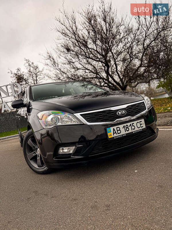 Хетчбек Kia Ceed 2009 в Києві фото 2 Хетчбек Kia Ceed 2009 в Києві