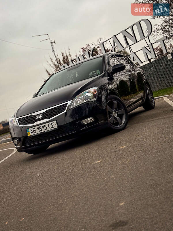 Хетчбек Kia Ceed 2009 в Києві фото 7 Хетчбек Kia Ceed 2009 в Києві