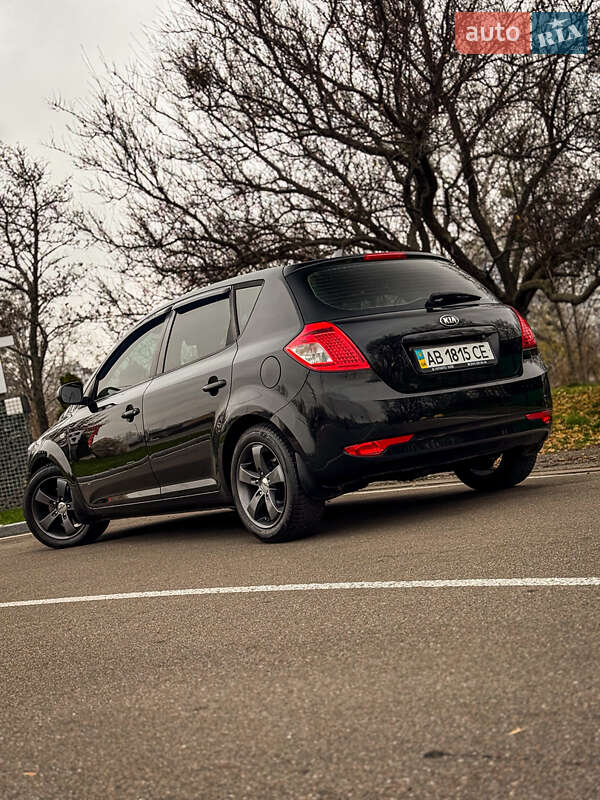 Хетчбек Kia Ceed 2009 в Києві фото 11 Хетчбек Kia Ceed 2009 в Києві