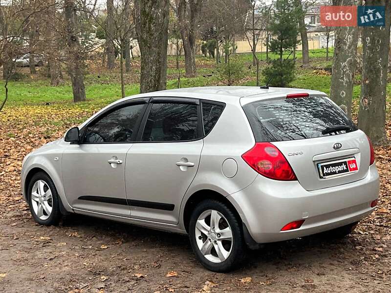 Хэтчбек Kia Ceed 2007 в Киеве