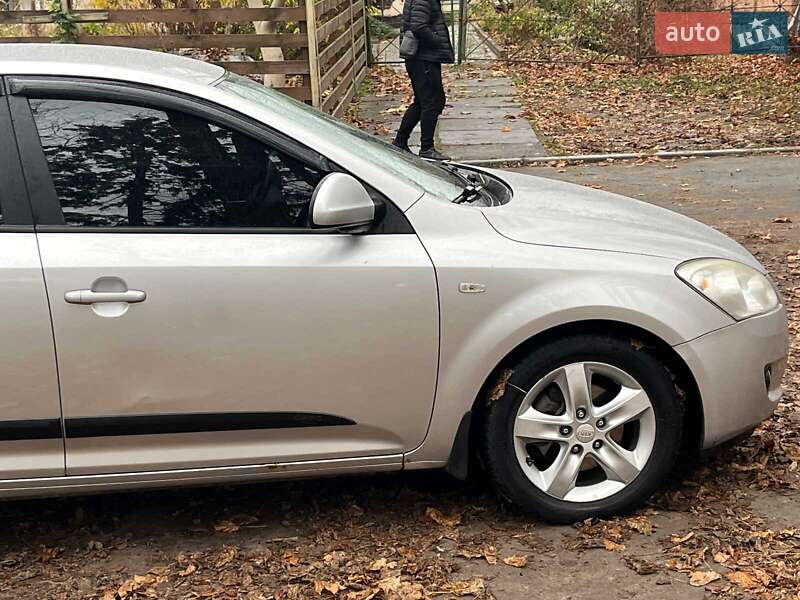 Хэтчбек Kia Ceed 2007 в Киеве