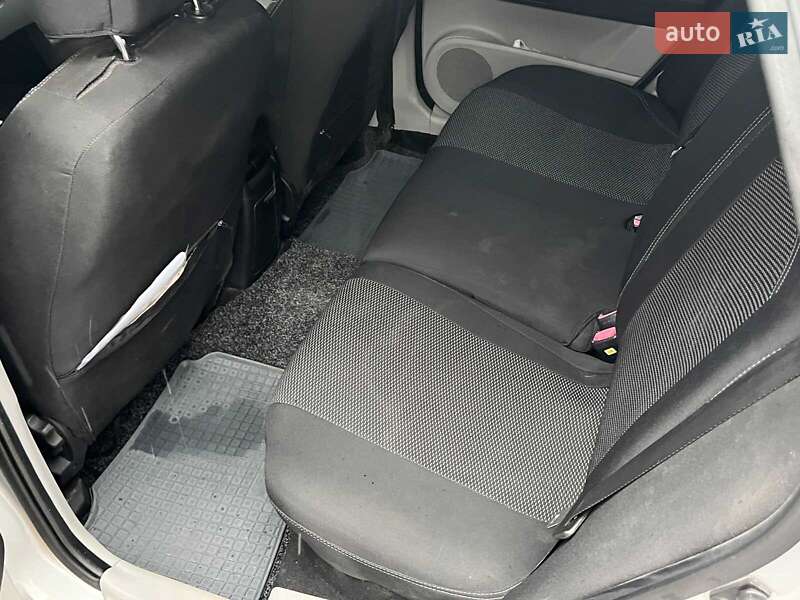 Хэтчбек Kia Ceed 2007 в Киеве