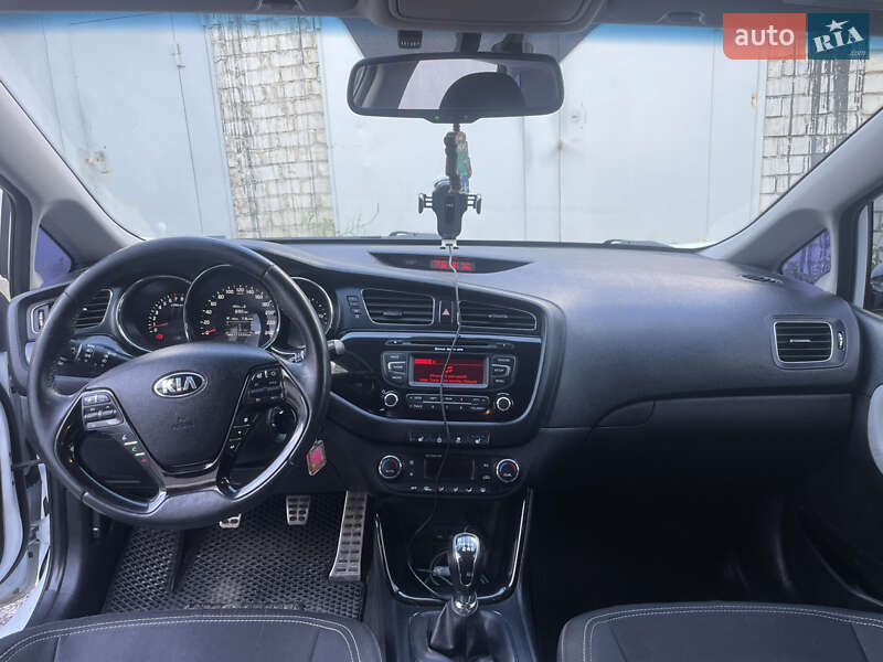 Хэтчбек Kia Ceed 2013 в Харькове