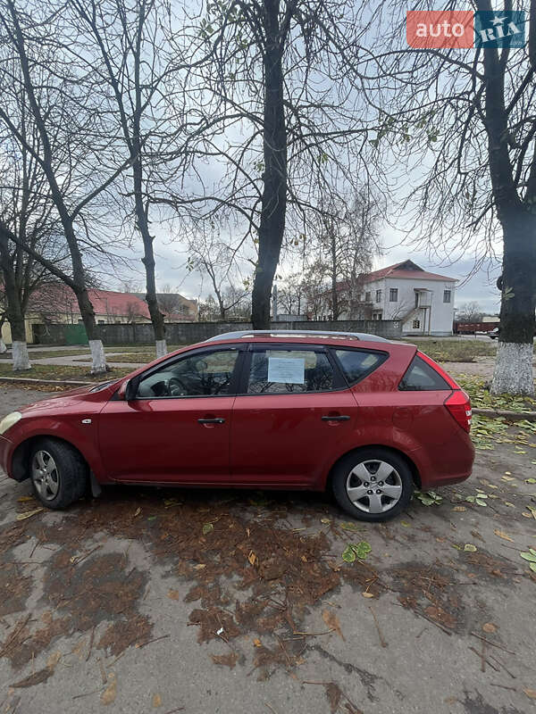 Универсал Kia Ceed 2009 в Ромнах