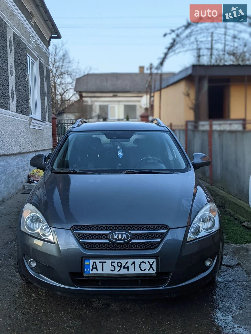 Машина на ходу,є пару рижиків 
Деталі за телефоном або вайбером
