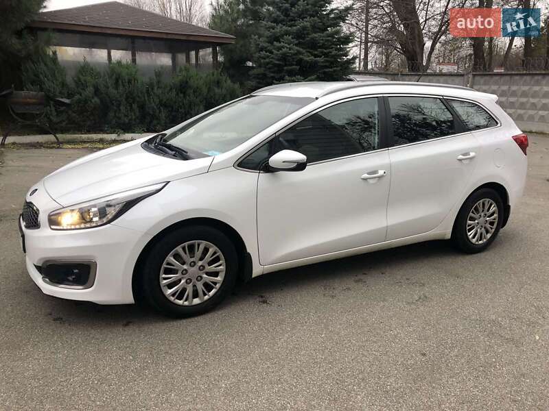 Универсал Kia Ceed 2017 в Вишневом фото 3 Универсал Kia Ceed 2017 в Вишневом